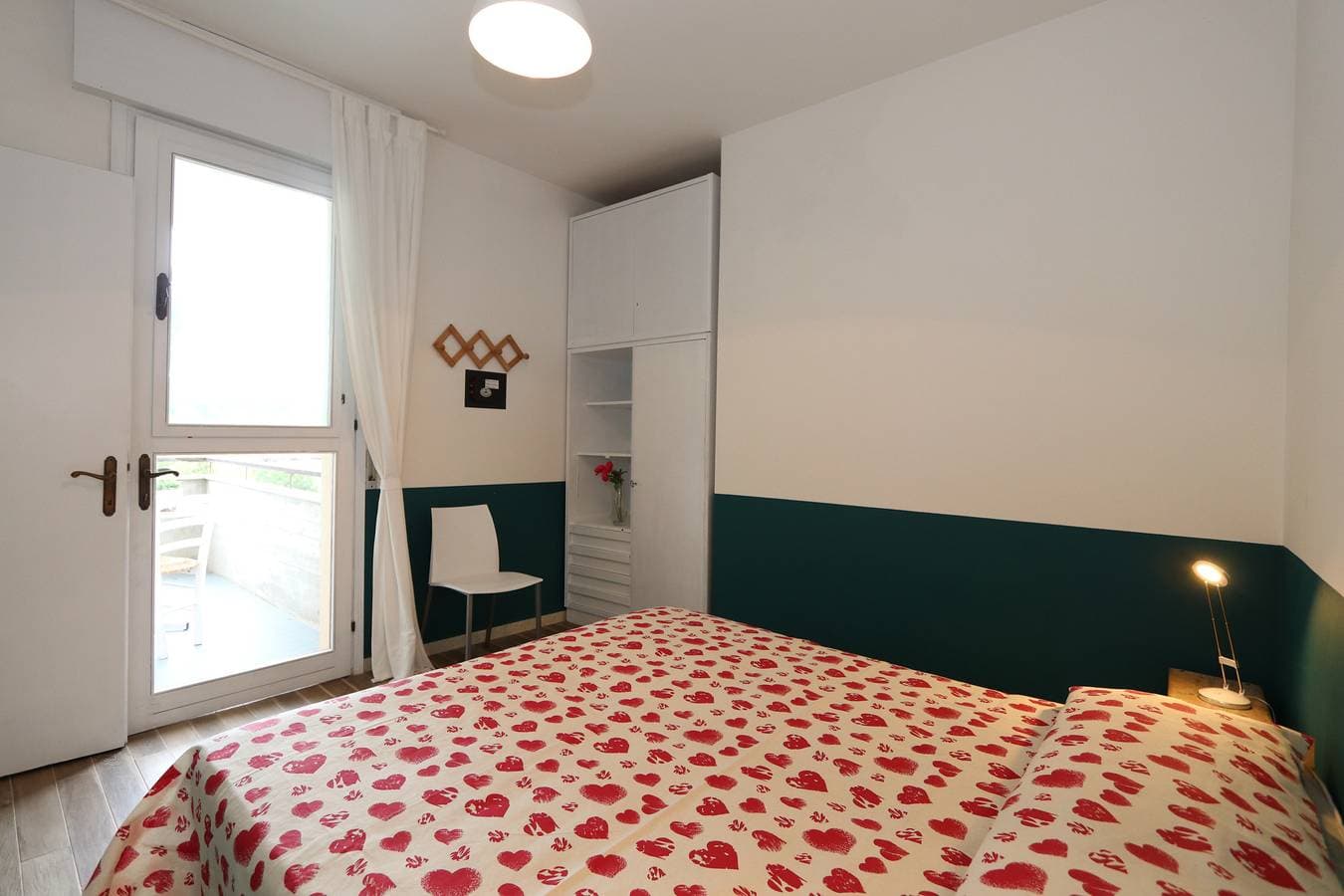 Foto 11 von 25: Ferienwohnung mit Klimaanlage und Balkon