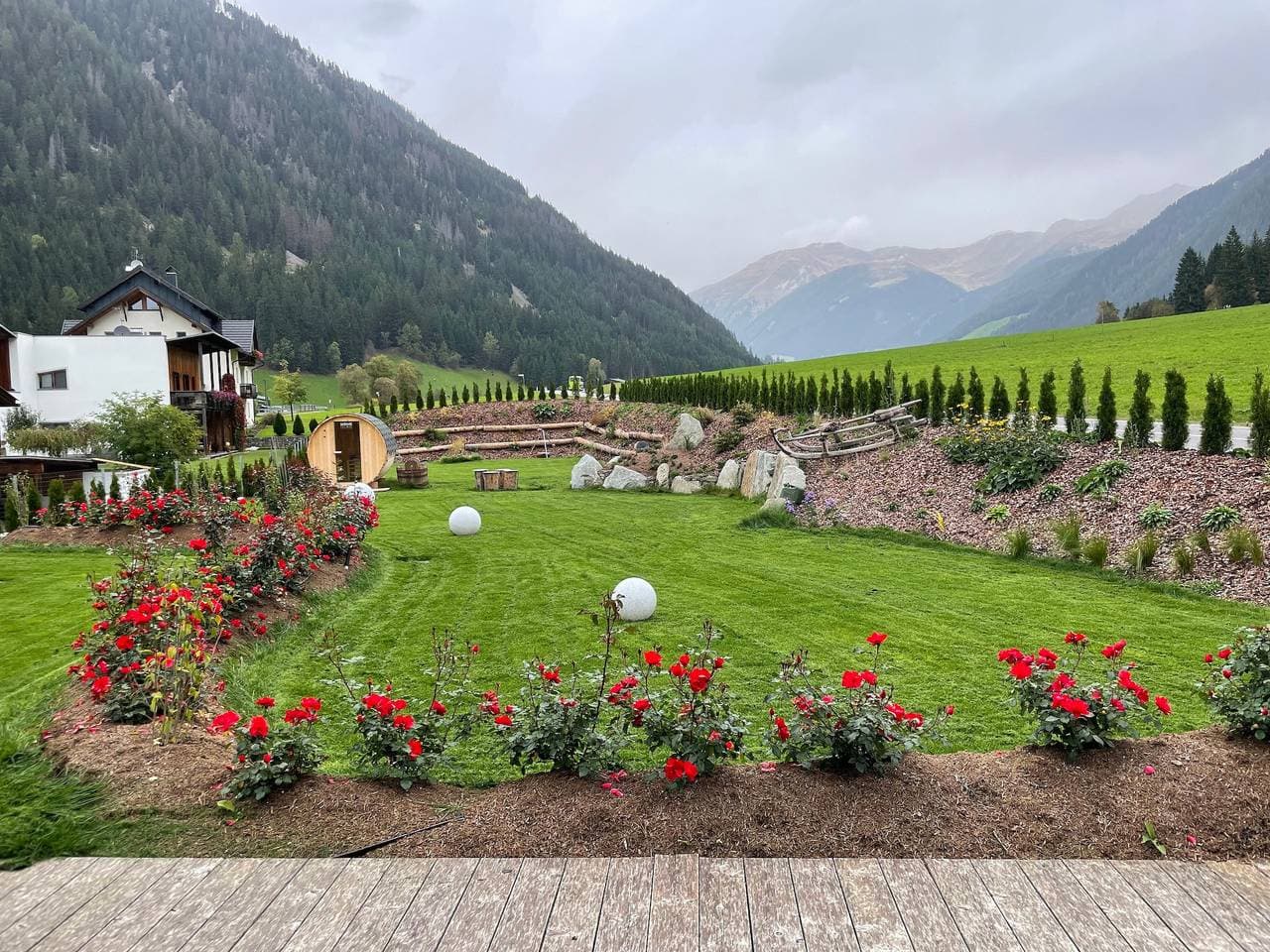 Foto 7 von 20: Chalet „Villa Anita The Garden“ mit Bergblick, WLAN und Klimaanlage