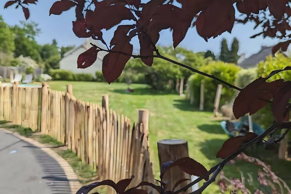 Foto 5 von 30: Gästezimmer „L'Abri des Flots“ mit Pool, gemeinsamer Terrasse und WLAN