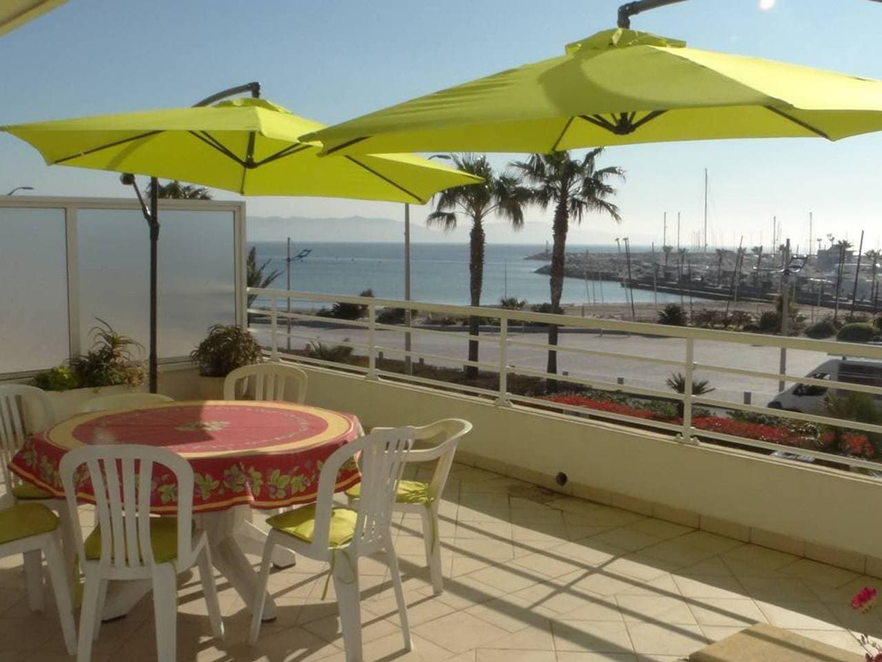 Foto 3 von 17: Große 3-Zimmer-Wohnung mit Terrasse und Pool in Cavalaire-sur-Mer