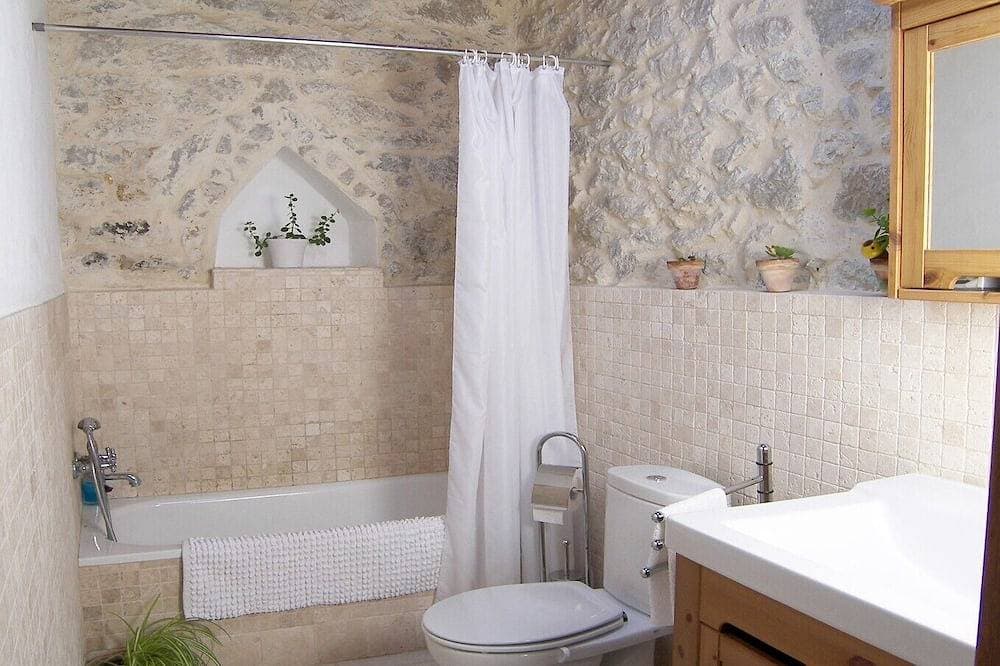 Foto 8 von 30: Romantische Villa w / Terrasse und Pool, absolute Privatsphäre