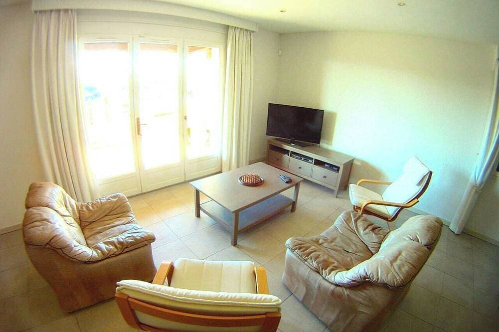 Foto 4 von 26: Villa klimatisiert, geheiztes Innen-Schwimmbad, Paradis für Kinder, WIFI