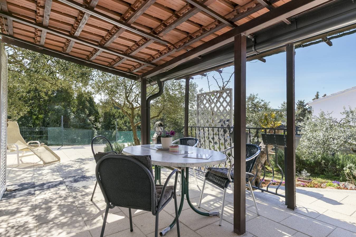 Studio Appartement mit Terrasse Necujam, Solta As-18993-a 1