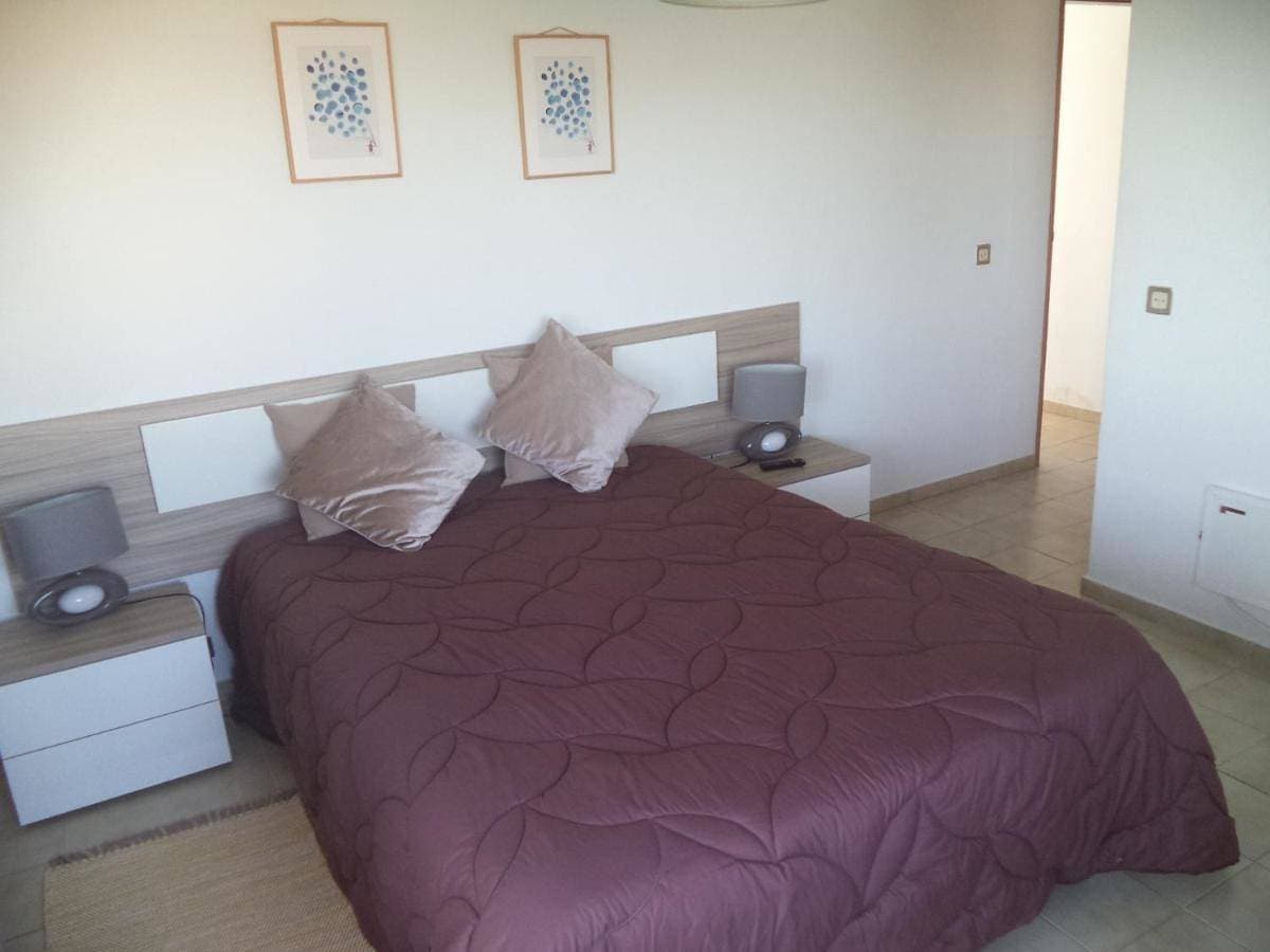 Foto 4 von 17: Twin Room with Private Bathroom