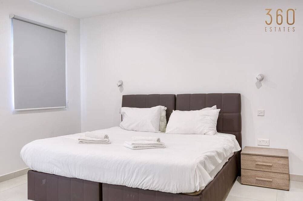 Foto 2 von 30: Lovely designer 3Br Apt w/Private Terrace with BBQ