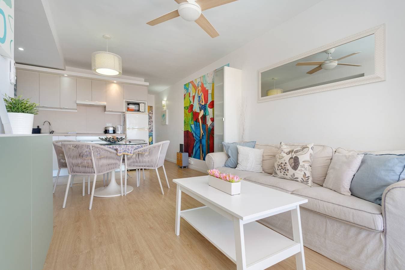 Foto 2 von 30: Ferienwohnung 'Lovely Nice Los Cristianos' mit Meerblick, Gemeinschaftspool und WLAN