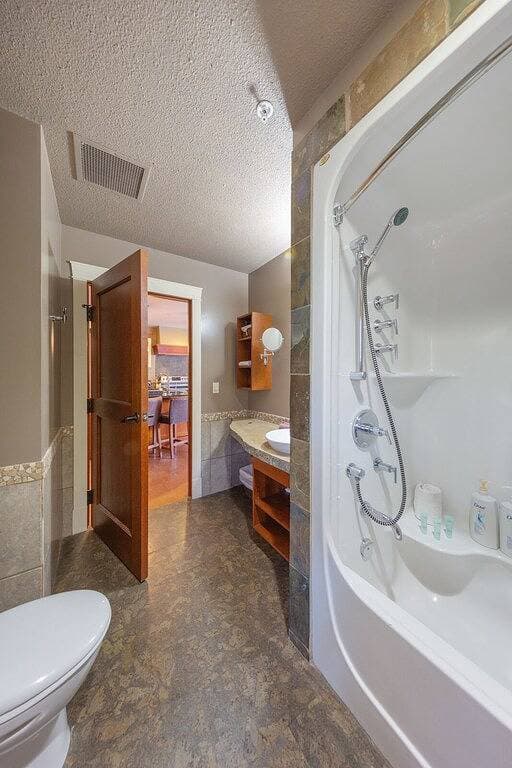 Foto 13 von 42: Canmore Haustierfreundliche Ecksuite / 5-Sterne-Resort