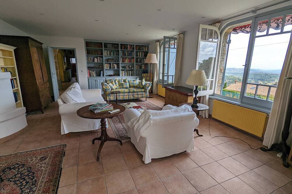 Foto 5 von 30: Beautiful 4 bed villa, stunning panoramic views, fully-equipped pool house.