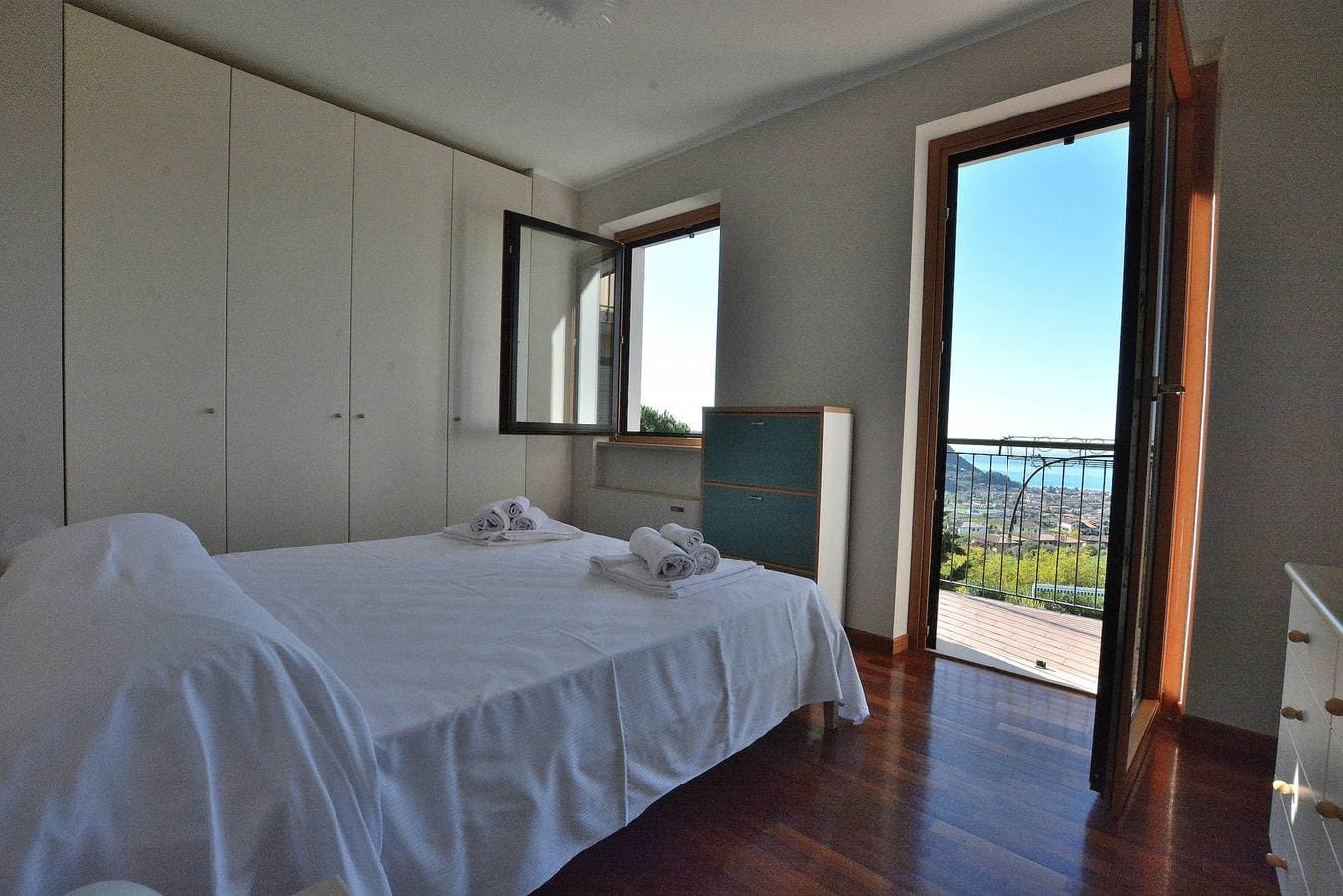 Foto 5 von 28: Apartment Montegolo Four With Pool And Lake View