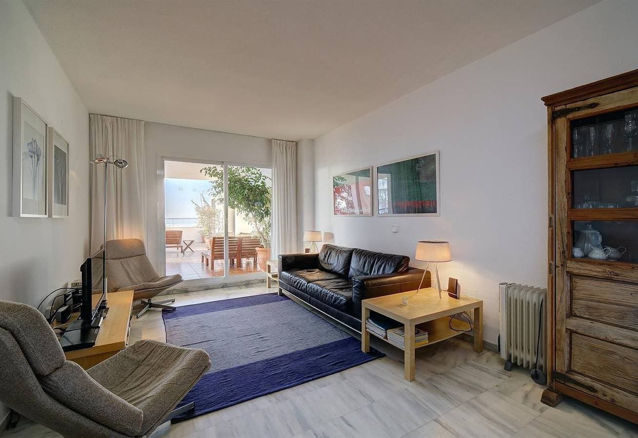 Foto 5 von 32: Ferienwohnung "Boulevard 305" mit Meerblick, Pool, WLAN, Balkon, Terrasse & Garten