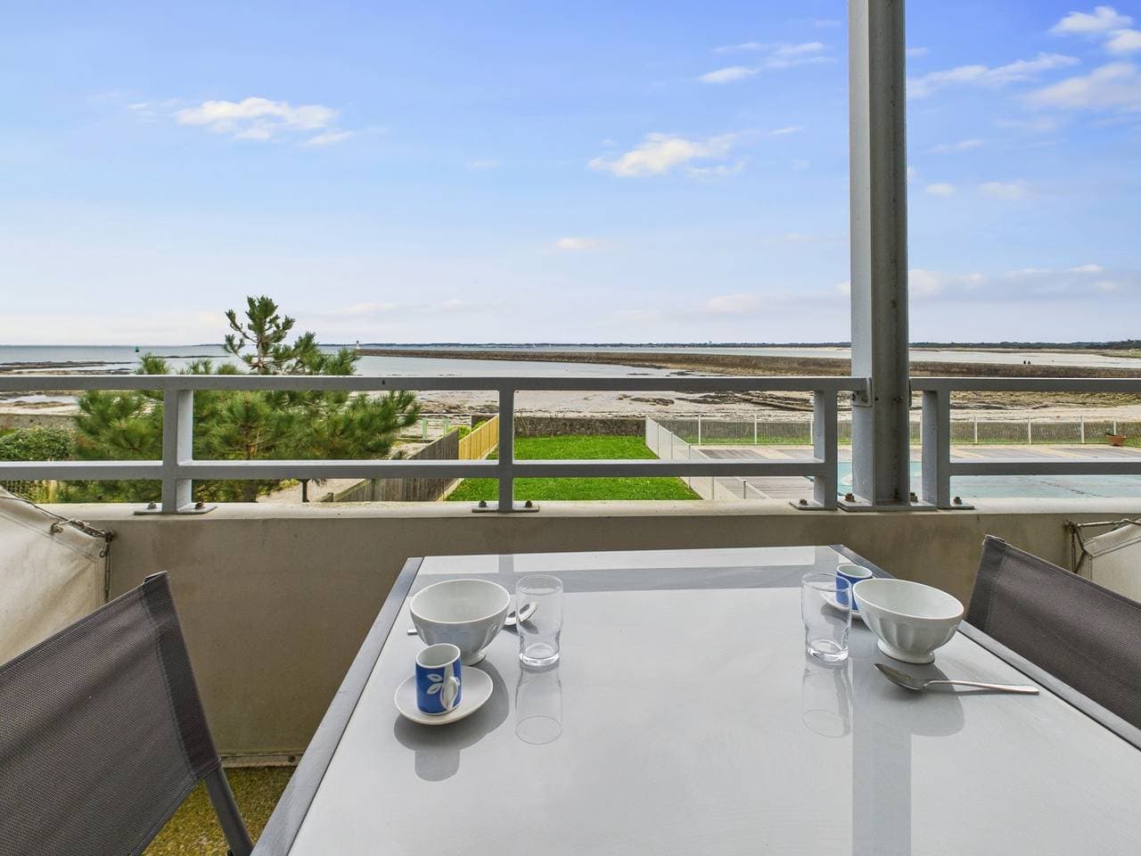 Meerblick mit Balkon - Studio für 2  mit Pool 1