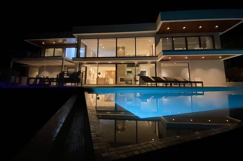 5 Luxury Contemporary Villa With Pool & Seaview - Lavender Boka Hill -brand new 1