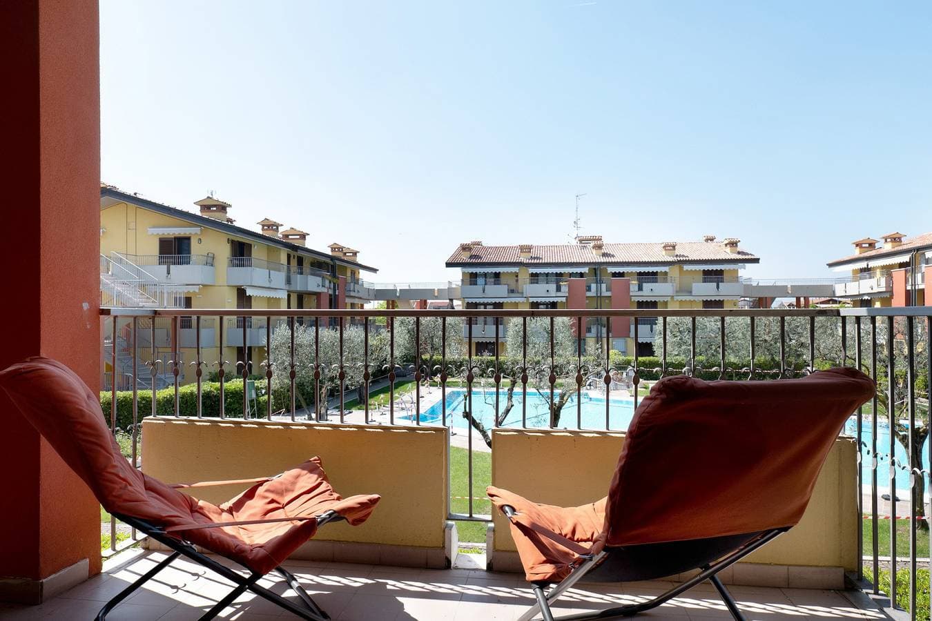 Foto 13 von 25: Apartment 'Giglio Sirmione' mit Gemeinschaftspool, WLAN und Klimaanlage