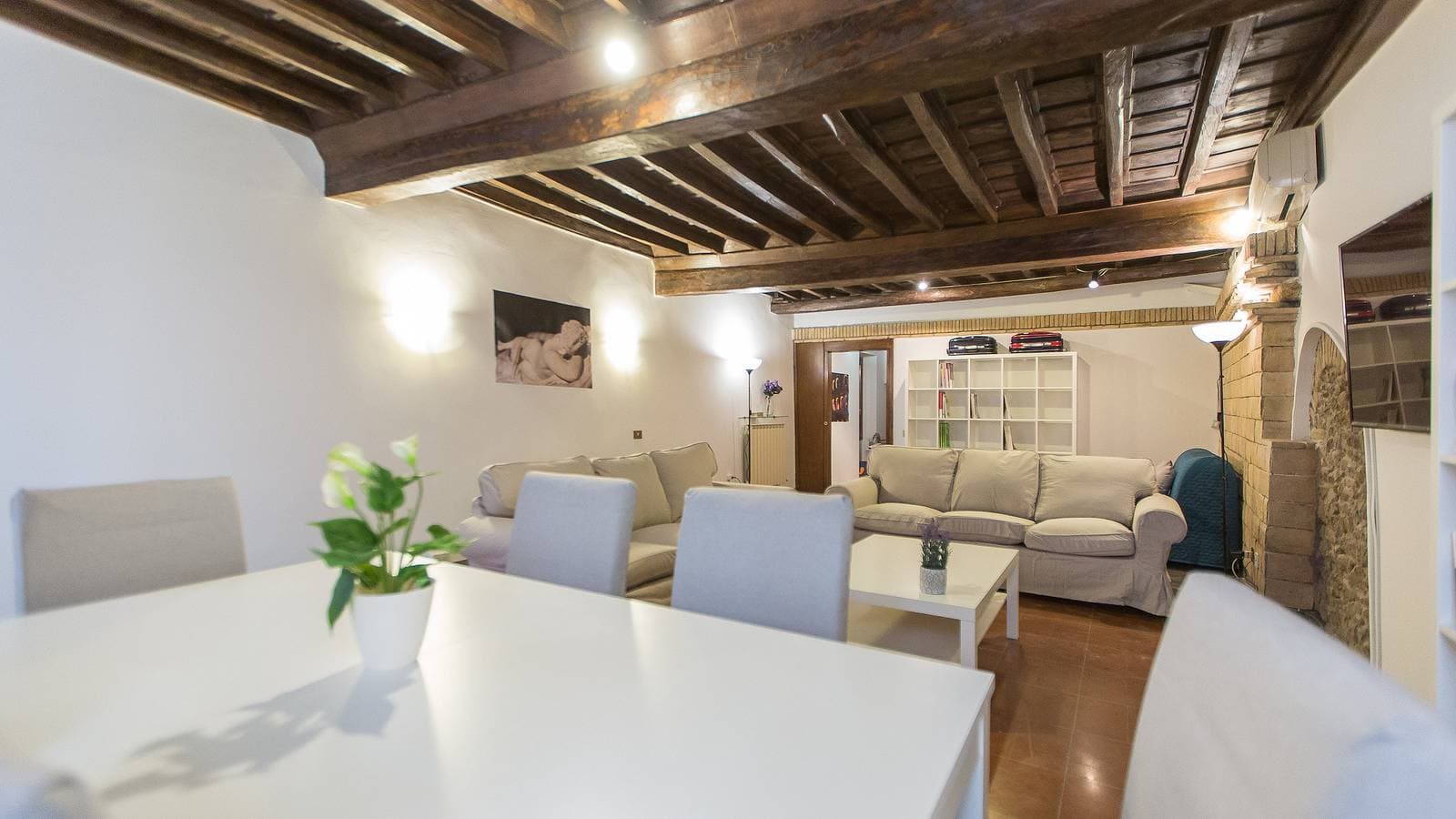 Foto 3 von 28: Ferienwohnung für 4 Personen mit Balkon/Terrasse