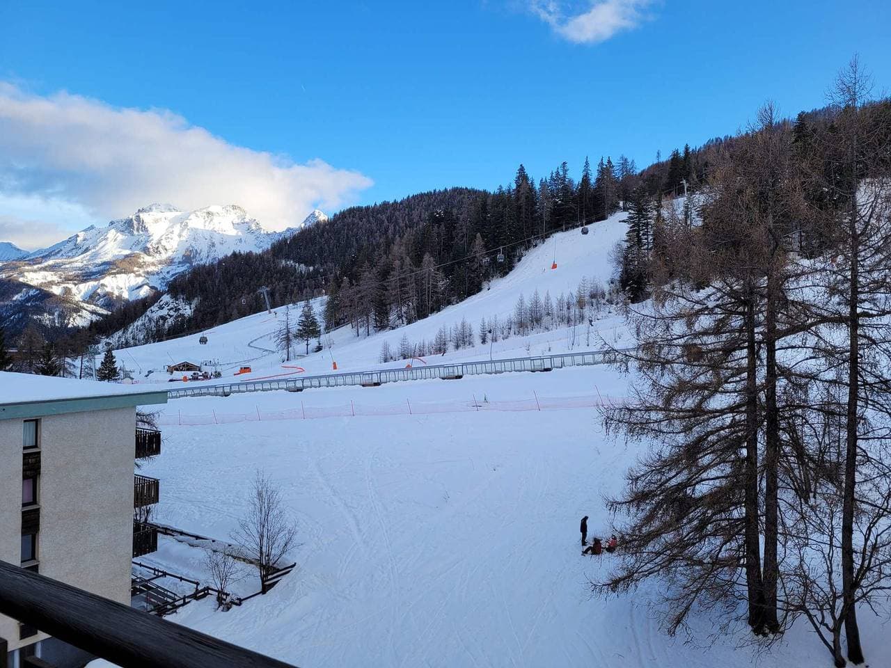 Foto 6 von 13: Charmantes renoviertes Studio mit Balkon und WIFI, nahe den Pisten