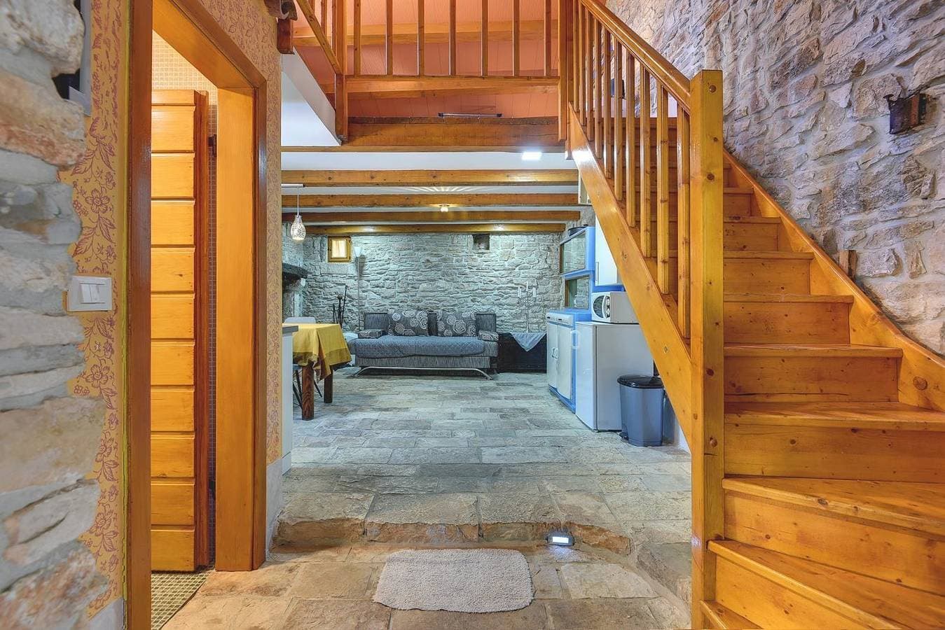 Foto 6 von 20: Steinhaus mit privatem und großem Pool, WLAN, BBQ