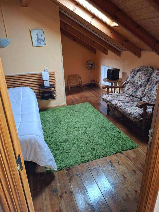 Foto 4 von 19: Double Room with Private Bathroom
