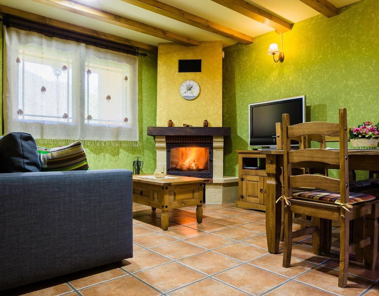 Foto 3 von 10: Casa Rural Cuartal im Laciana-Tal – Pool und Natur pur