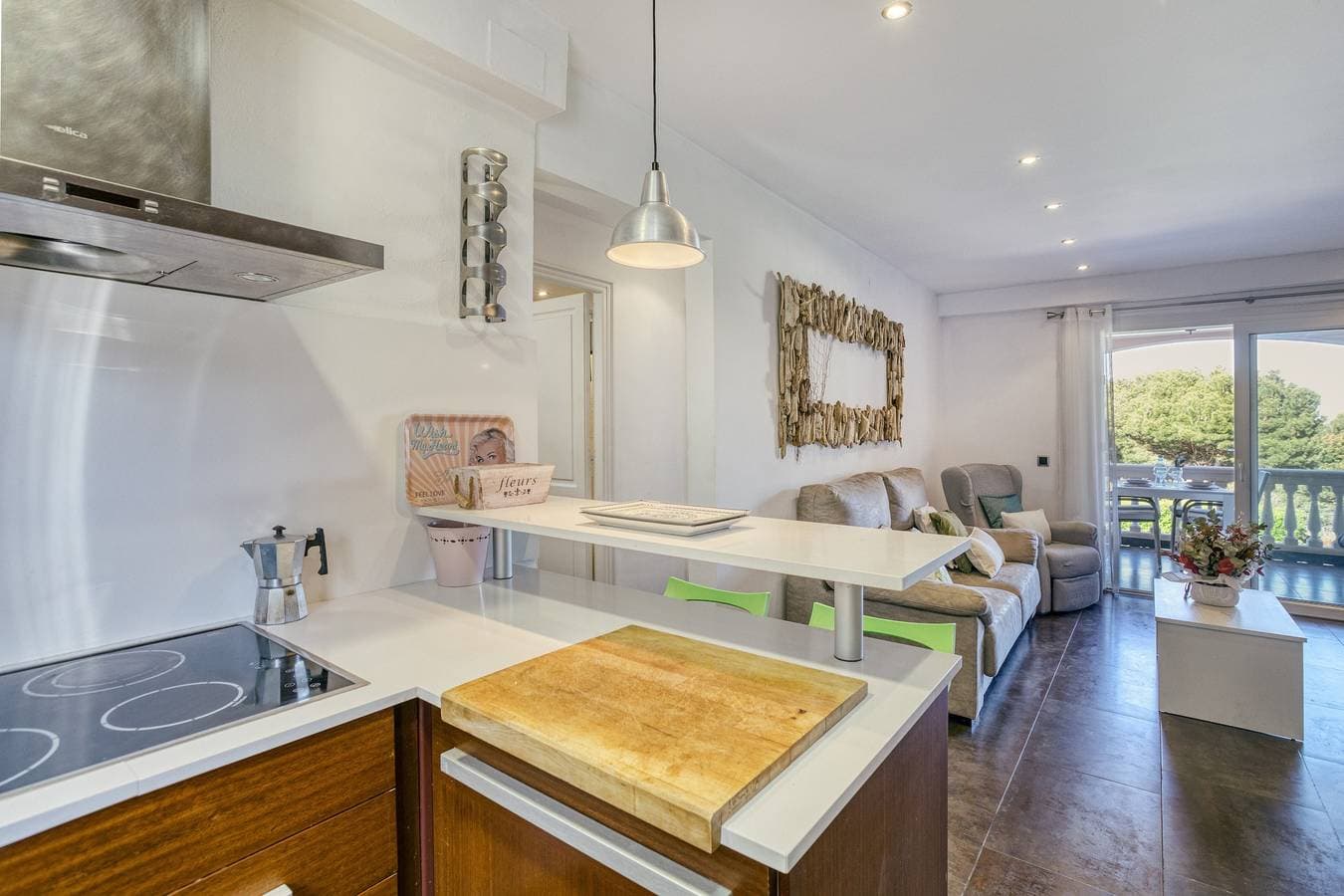 Foto 8 von 23: Ferienwohnung "Mareva" mit Meerblick, Gemeinschaftspool & WLAN