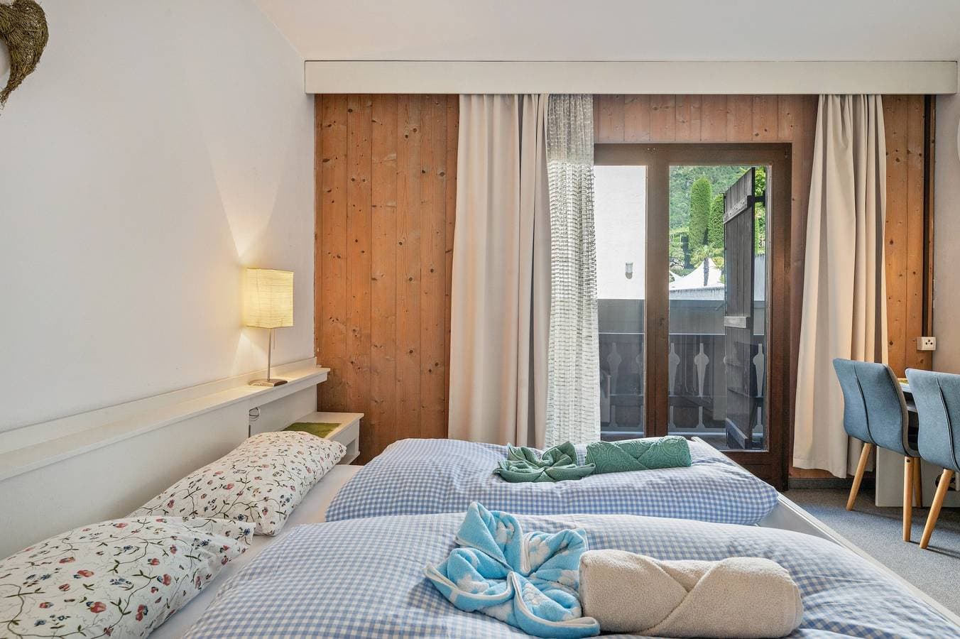 Foto 6 von 50: Biobauernhof Toellerhof 'Zimmer 4' mit Bergblick, Gemeinschaftspool und Wi-Fi