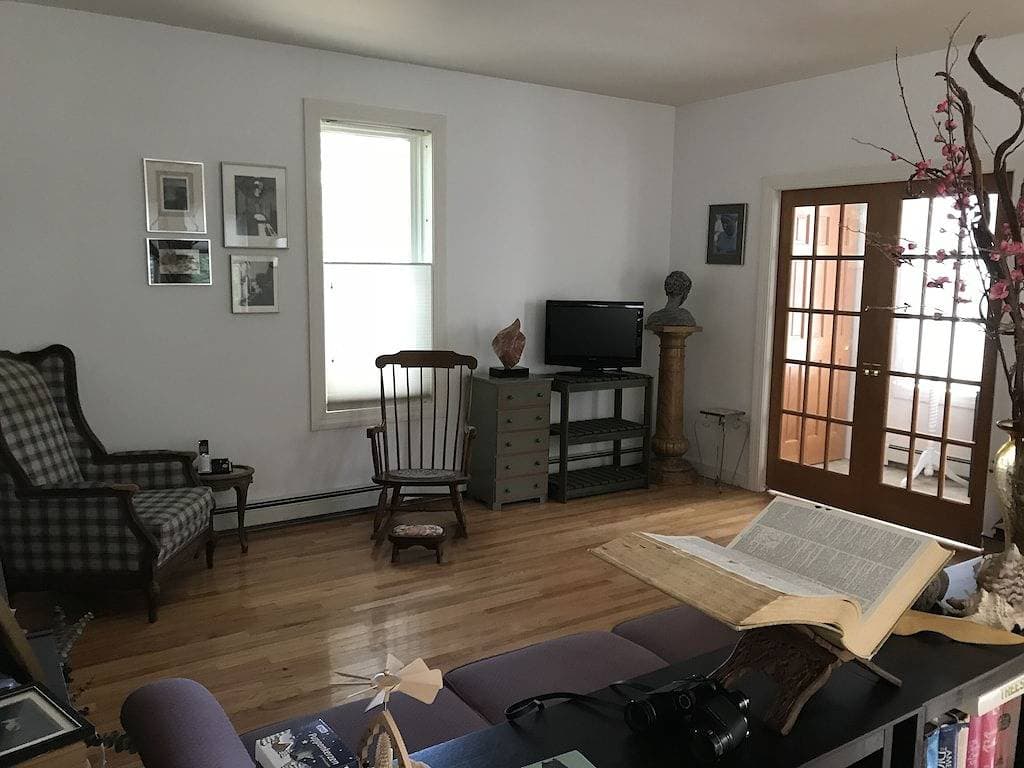 Foto 3 von 12: Zwei Schlafzimmer im ersten Stock am Ende einer ruhigen Sackgasse in Dowtown