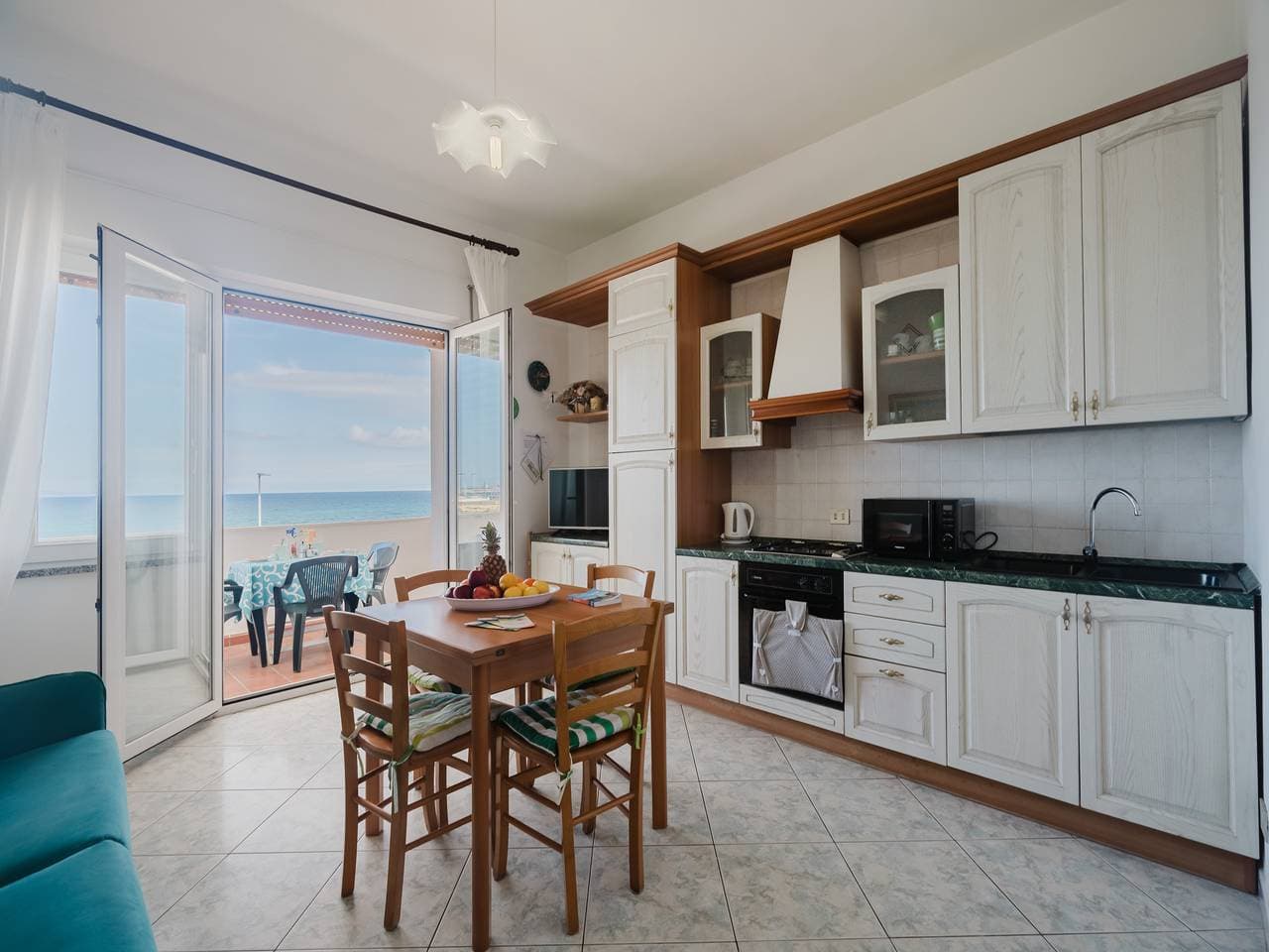 Foto 2 von 32: Atemberaubende Wohnung mit Meerblick auf Sardinien