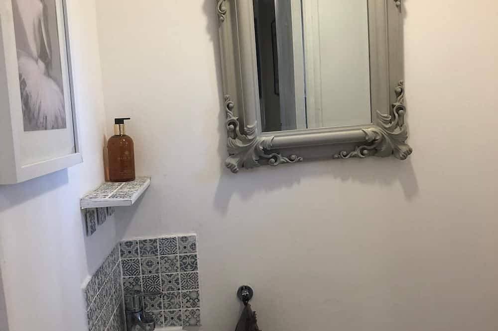 Foto 7 von 17: Beautiful ground floor apartment in villa in Opio.