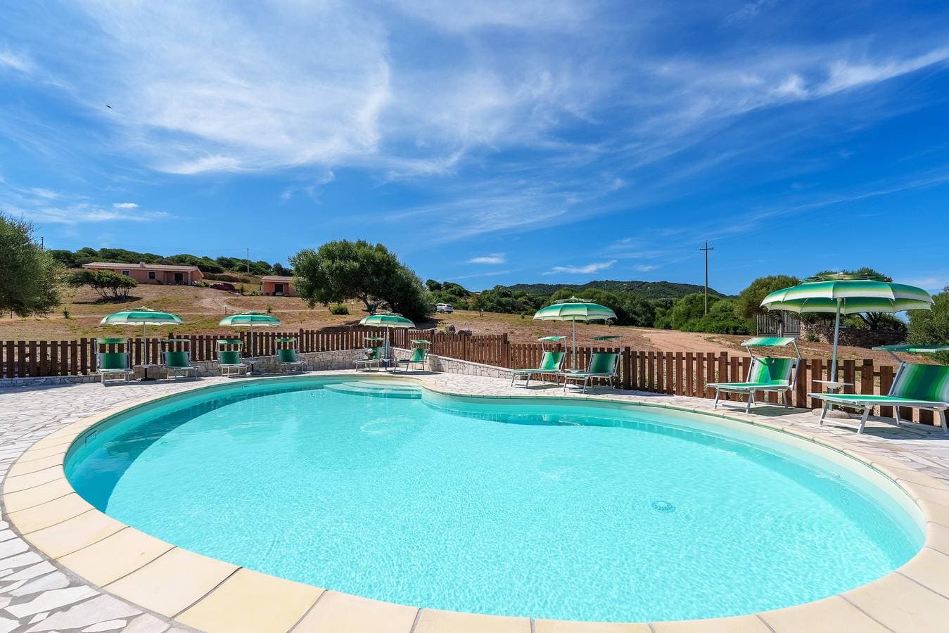 Foto 4 von 28: Ferienwohnung "Casa Ginepro Piscina E Vista Mare" mit Meerblick, Gemeinschaftspool und WLAN