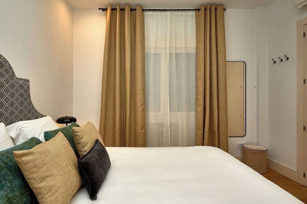 Foto 11 von 30: Oasis & Design in Central Alcalá | 3 Bedrooms | 2 Bathrooms | Private Patio