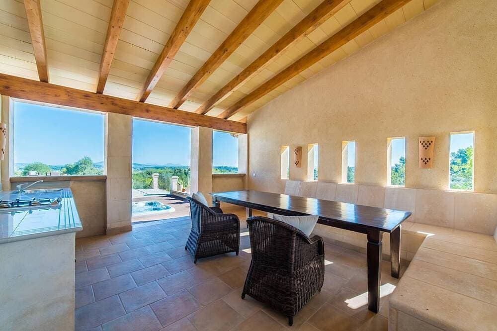 Foto 12 von 30: Schönes Haus in Porreres mit privatem Swimmingpool, der drinnen oder draußen.