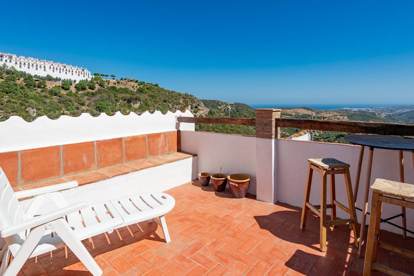 Foto 2 von 28: Einzimmerapartment 'La Casita De Casares' mit Meerblick, privater Terrasse und Balkon