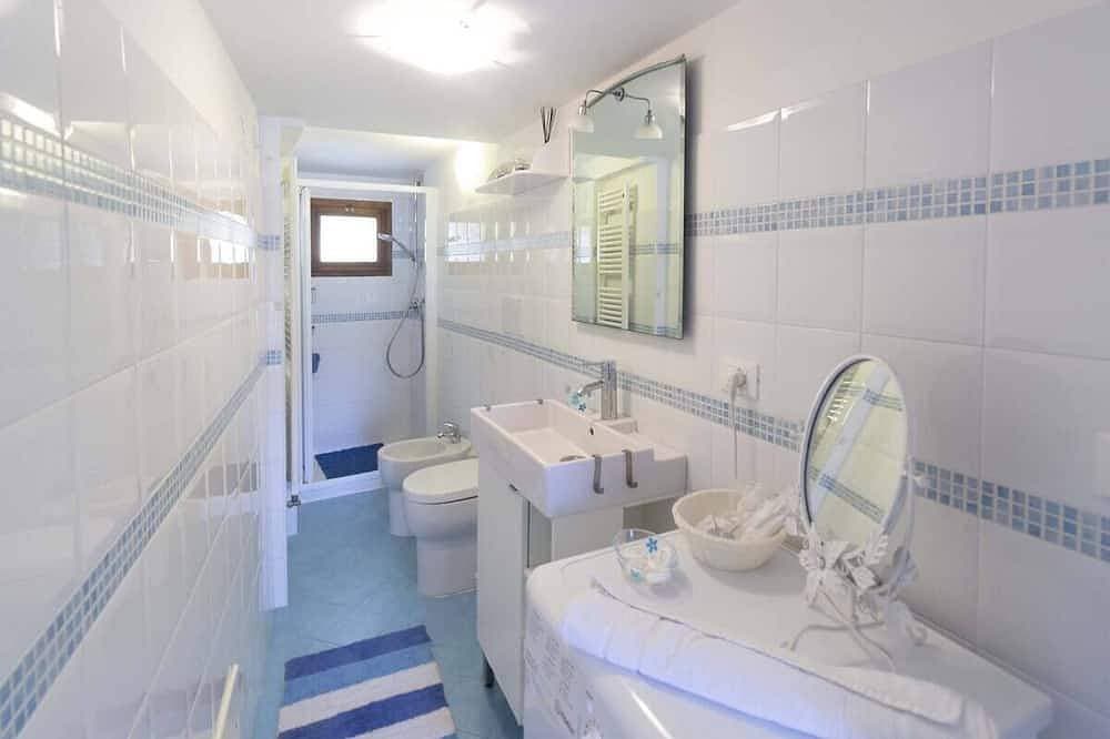 Foto 5 von 30: Wunderschöne Ferienwohnung Mit Seeblick Im Historischen Dorf Mit Patio
