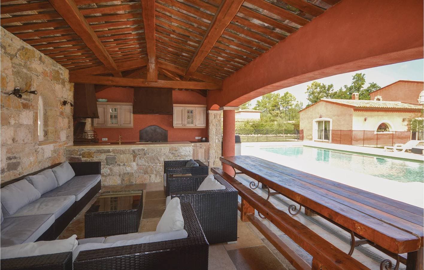 Foto 6 von 34: Gemütlicher Rückzugsort für Familien: Pool, Parkplatz, & Internet