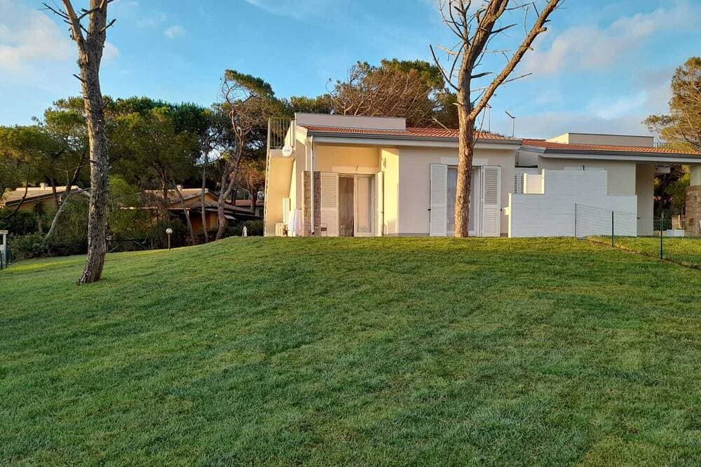 Foto 6 von 11: Mac House - uni/bifam, in pine forest 300mt from the sea