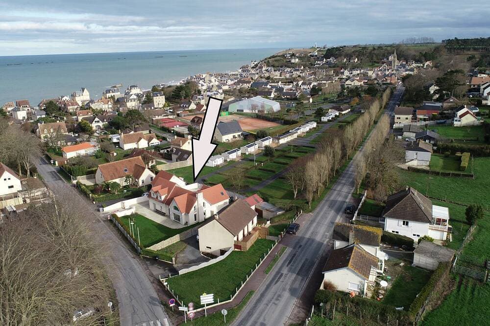 Foto 4 von 6: Romantic french   villa w/hot tub — 5 min from the beach