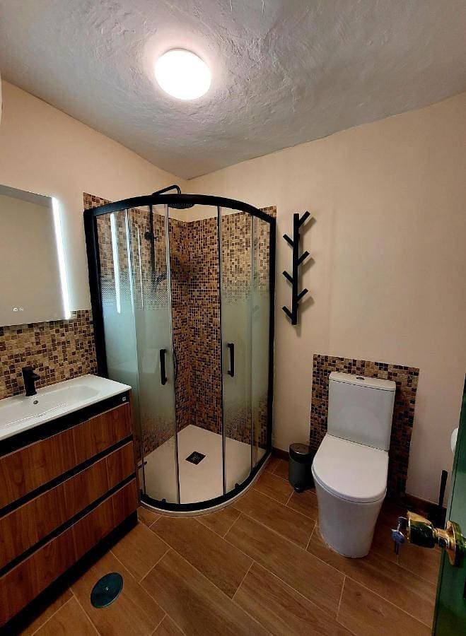 Foto 4 von 10: Double Room with Private Bathroom