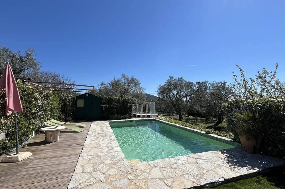 Provencal house with private pool 1