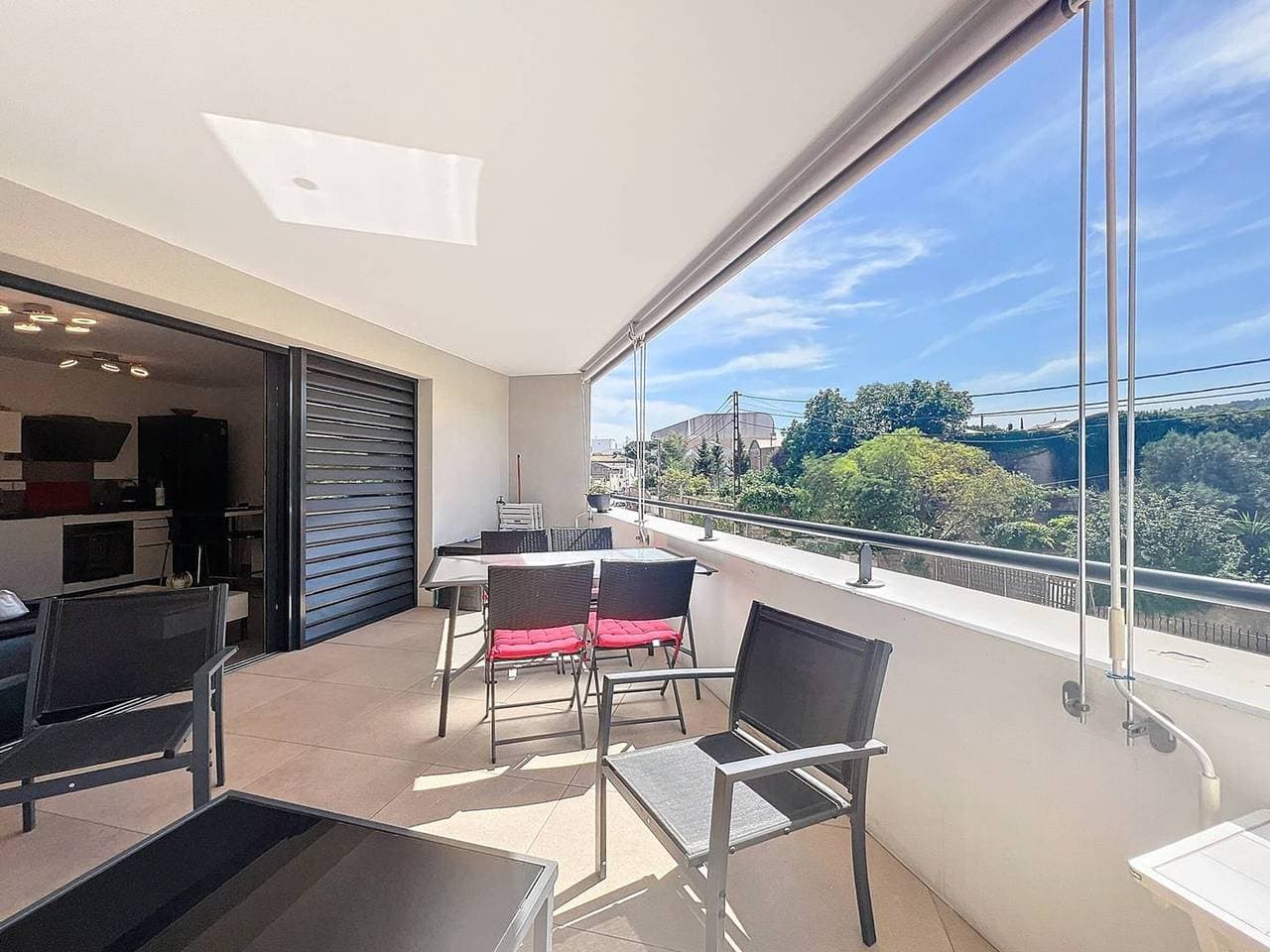 Foto 2 von 24: Modernes T2 mit Terrasse, Klimaanlage und Parkplatz in La Ciotat