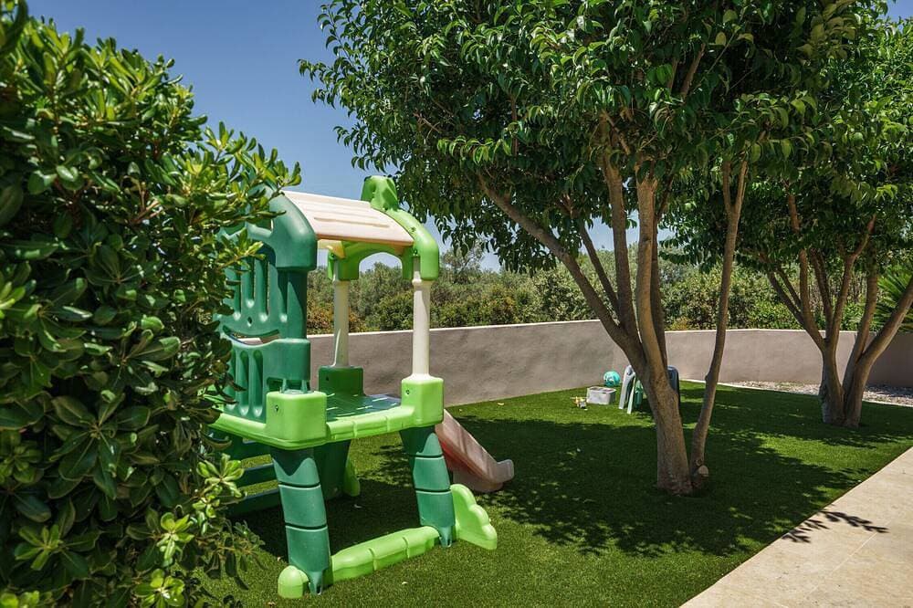 Foto 5 von 30: Brandneue Villa mit einzigartigem Meerblick, Pool, Grill, 3 km vom Strand entfernt!