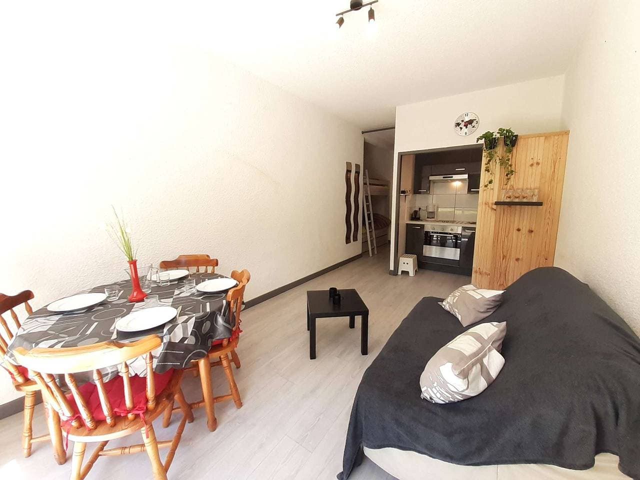 Foto 3 von 11: Gemütliches Studio für 4 Personen mit Balkon, Parkplatz und Ski-Aufbewahrung in Saint-Lary-Soulan