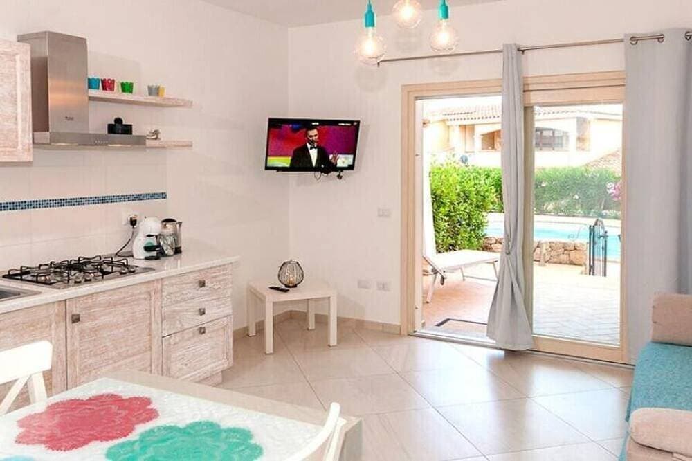 Foto 11 von 25: Apartment 'Mediterranean Sea Shell Pool House' – Modernes Apartment am Pool in Budoni