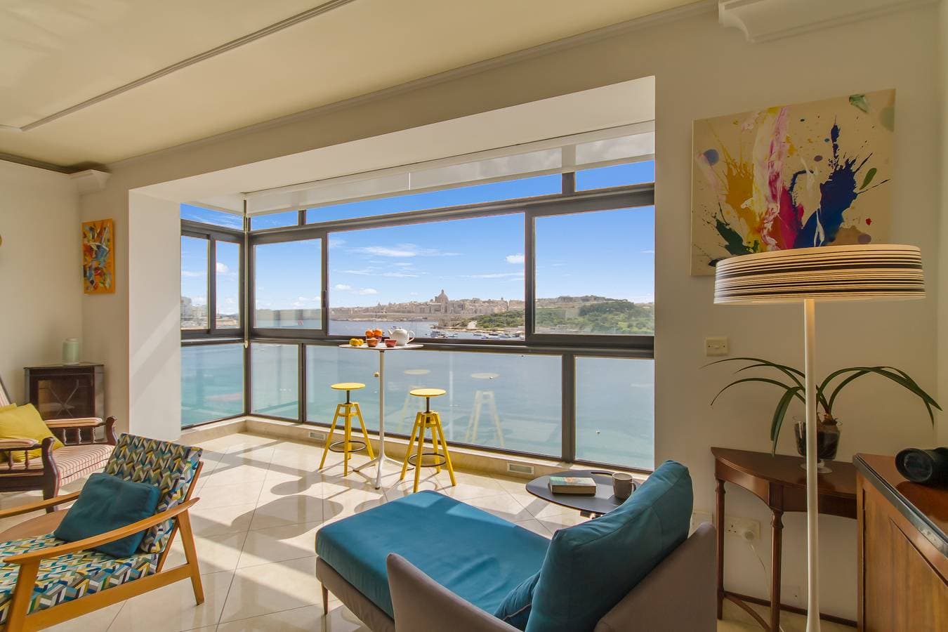 Foto 7 von 33: A Magnificent Sunny Seafront Apart Sliema