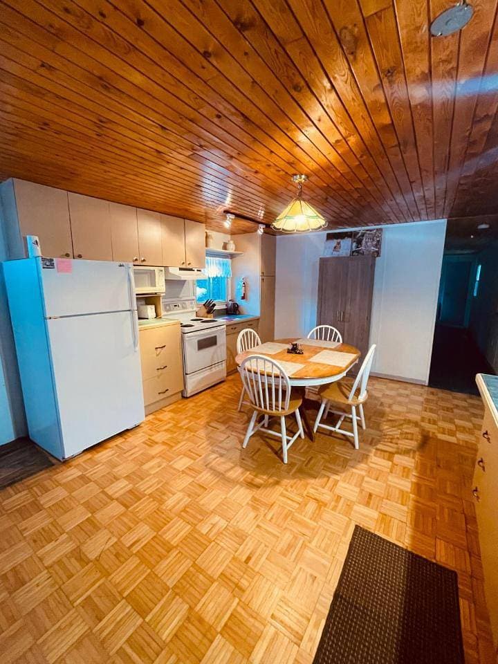 Foto 10 von 16: Family Cottage (1 queen, 3 twin, 1 cot)