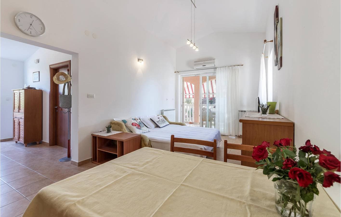 Foto 6 von 20: Gemütliche Ferienwohnung mit Terrasse, Parkplatz und WLAN in der Nähe des Strandes von Fažana