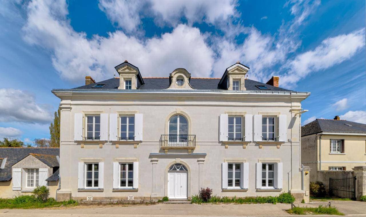 La ROCHE D'ANJOU 1