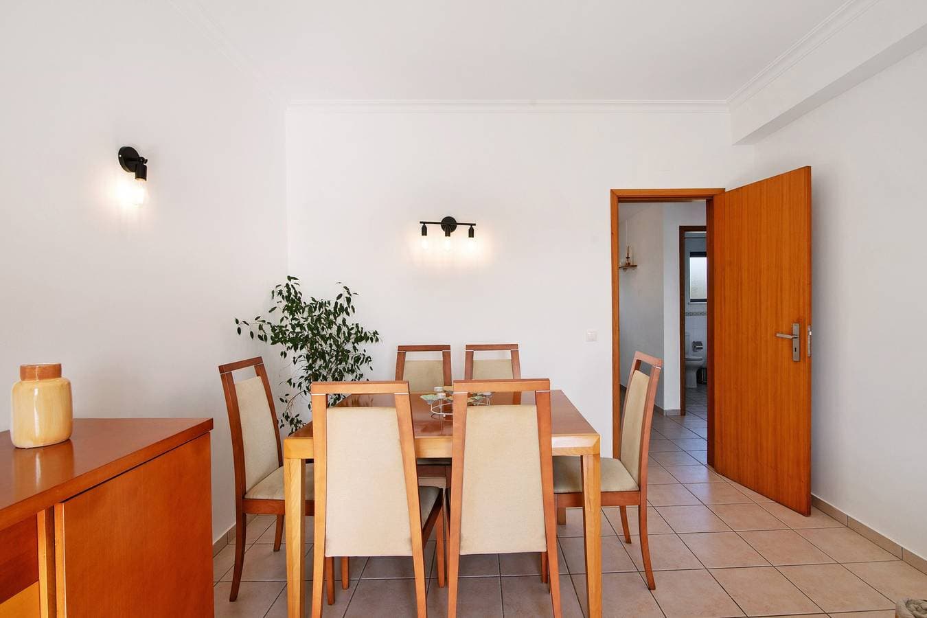 Foto 8 von 24: Apartamento Vista Alegre – Modernes Refugium mit Gemeinschaftspool