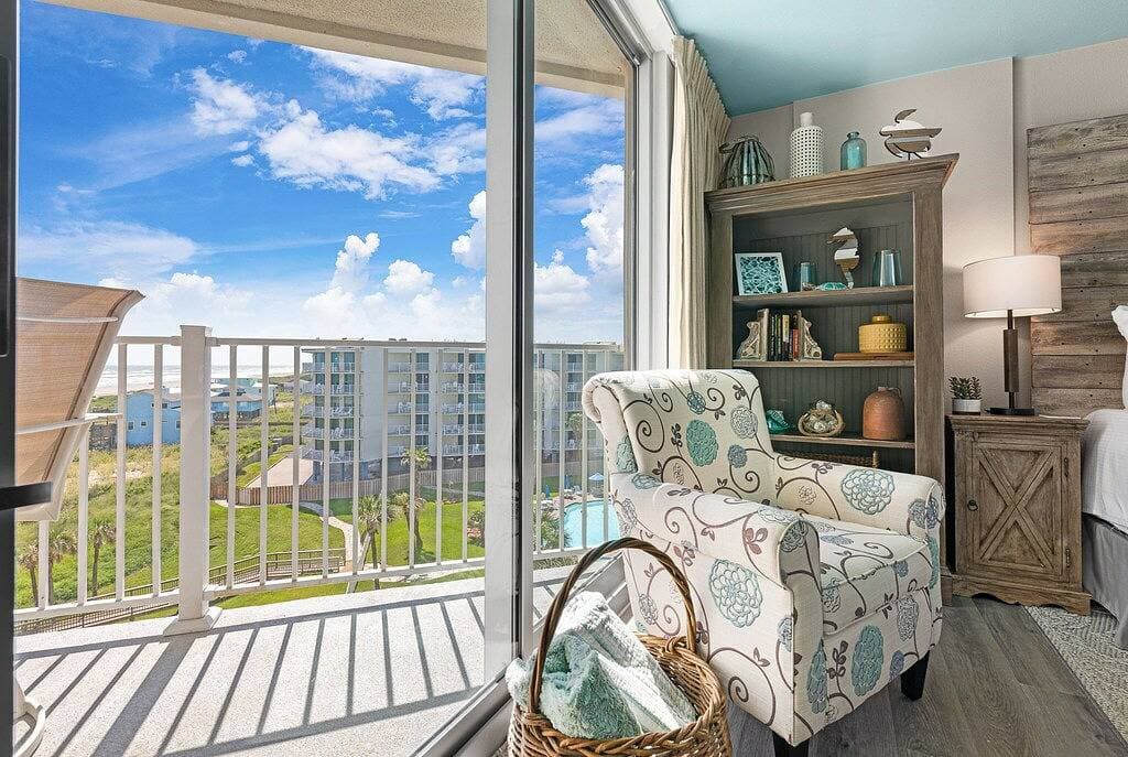 Foto 2 von 40: Sandcastle Condominiums Unit 511