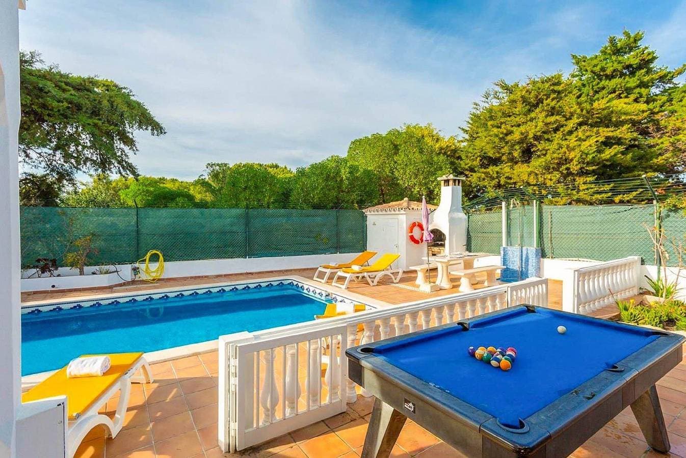 Foto 2 von 29: Villa Coelho mit Meerblick, Pool, Garten und WLAN