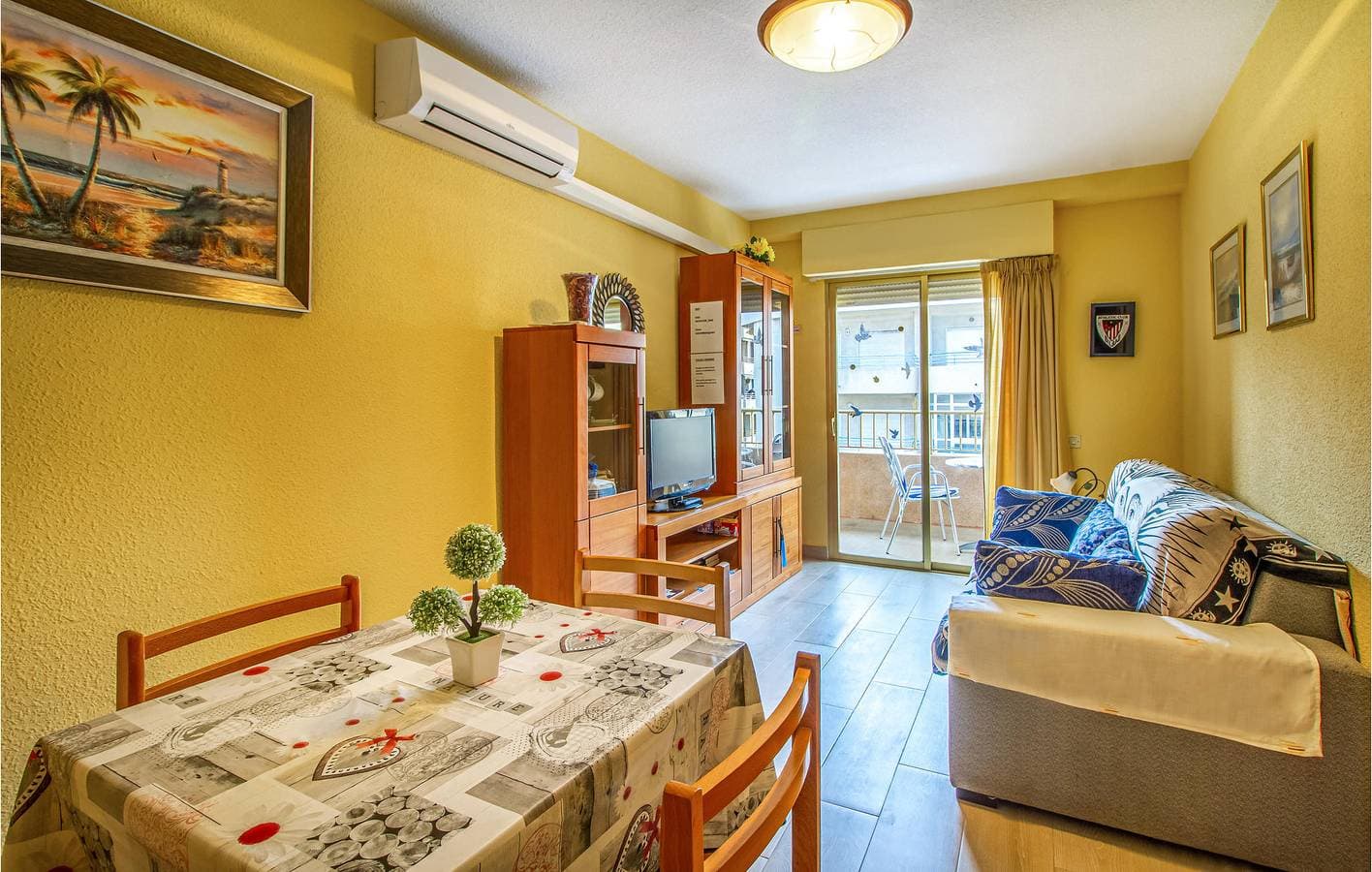 Foto 4 von 21: Sonniger Rückzugsort: AC, Pool & Terrasse, 1,5km zum Strand