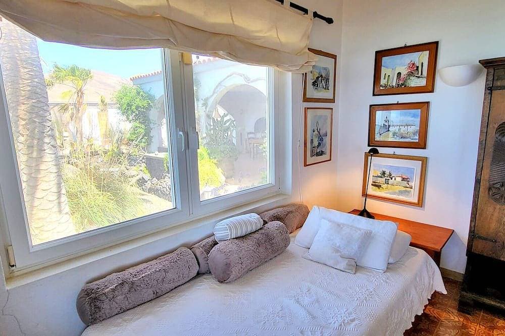 Foto 4 von 30: Traumhaftes Haus in ruhiger Lage mit Meerblick, Terrasse und Garten, WiFi
